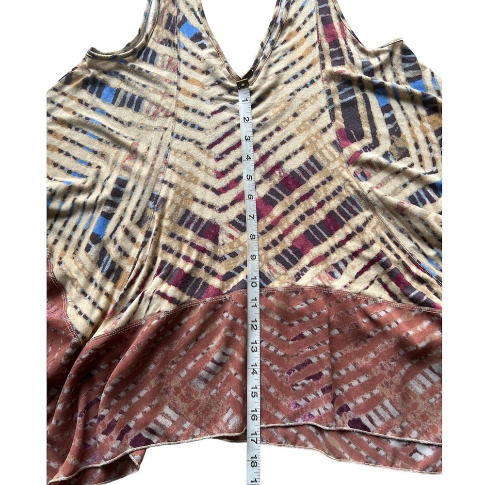 FREE PEOPLE | SLEEVELESS HANDKERCHIEF HEM ASYMMETRICAL TOP - Picture 6 of 9